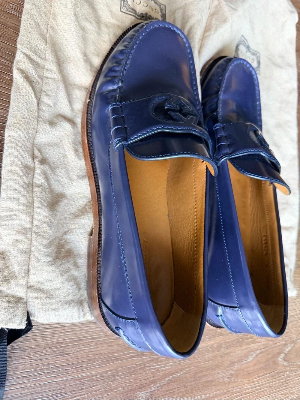 Gucci Men’s Navy Leather Logo Bit Loafers
